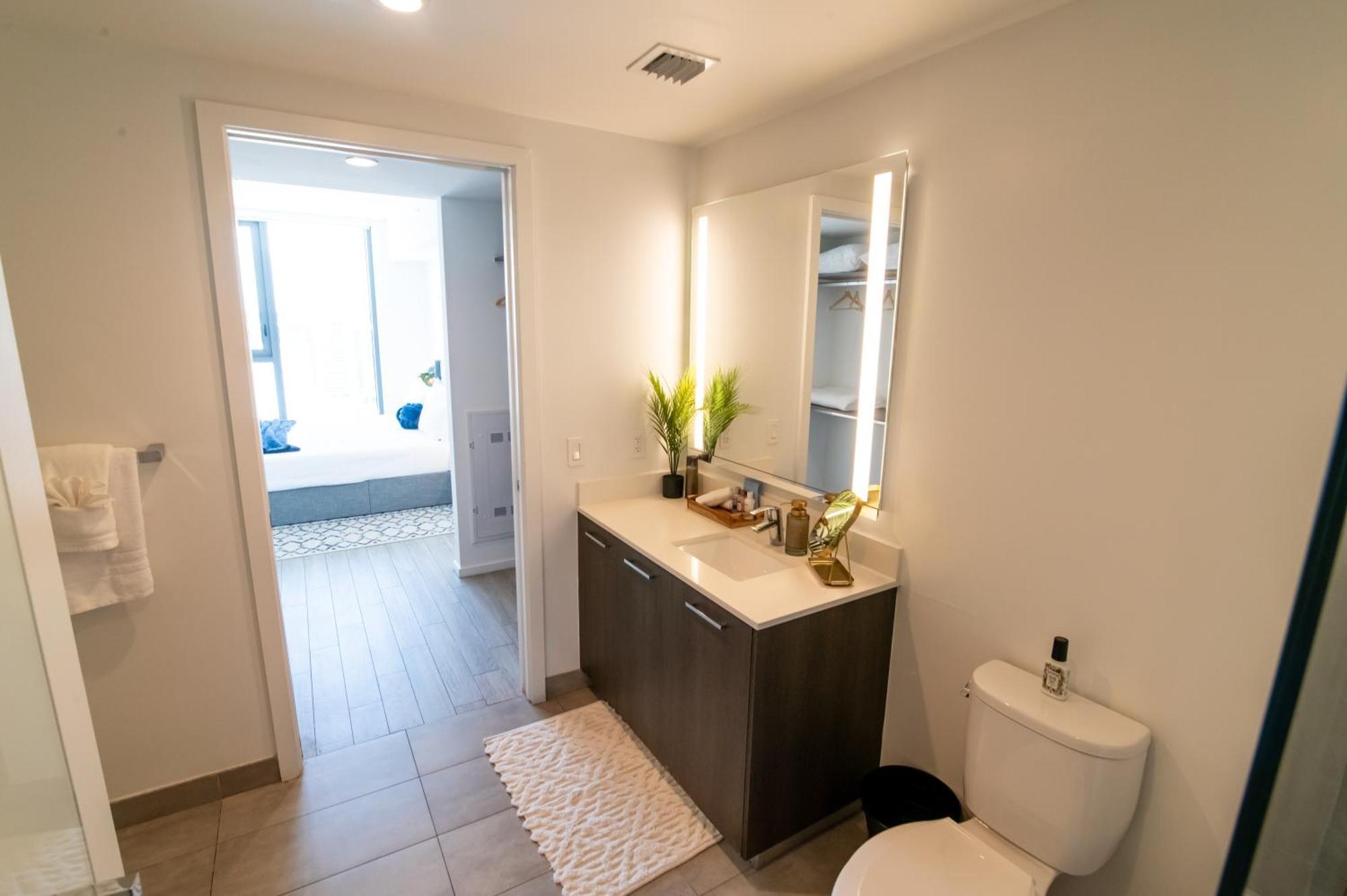 Luxurious King Bed Suite In Downtown מיאמי מראה חיצוני תמונה