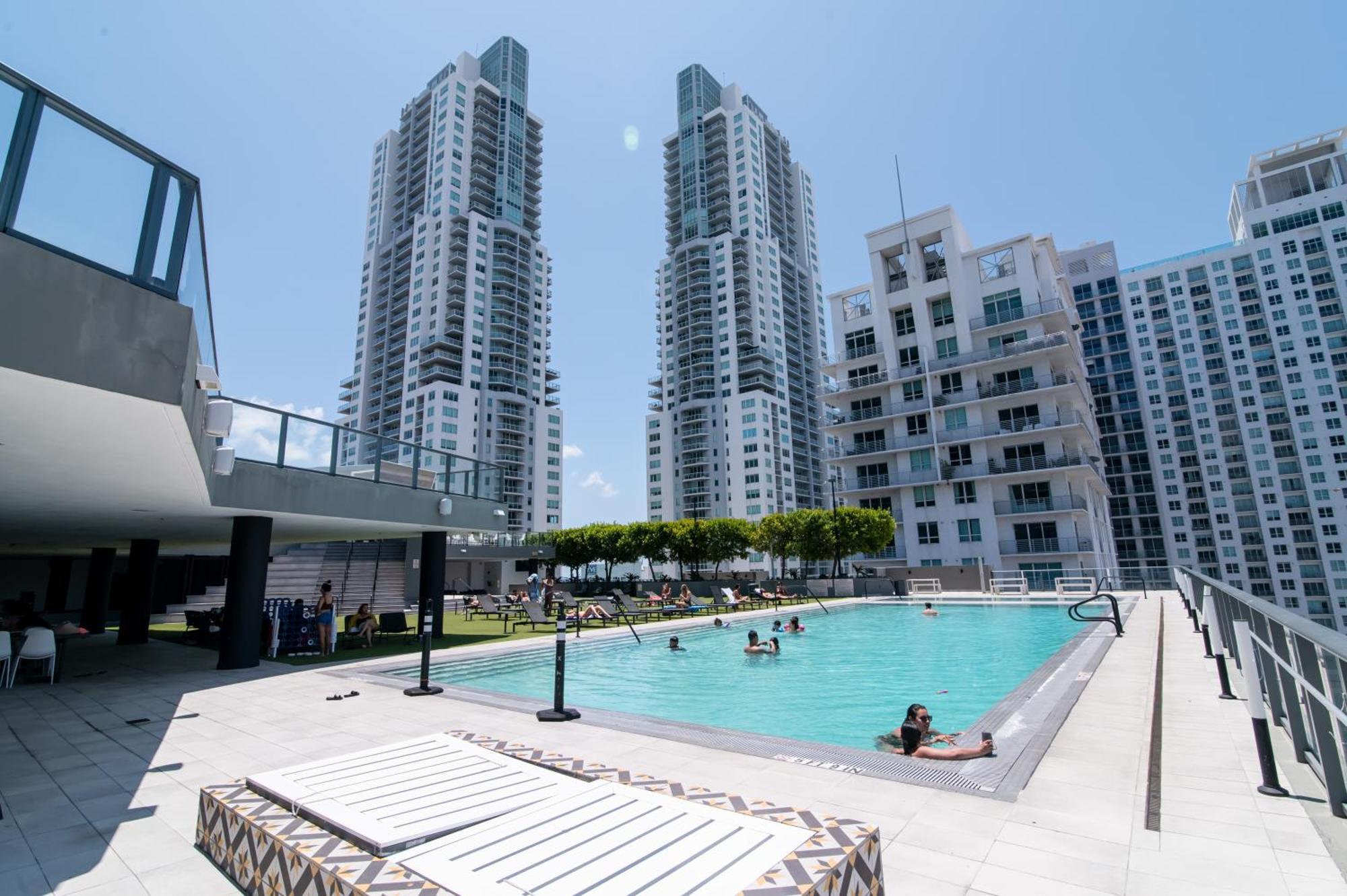 Luxurious King Bed Suite In Downtown מיאמי מראה חיצוני תמונה